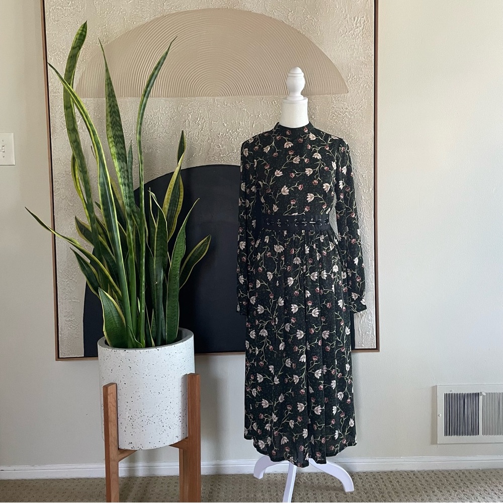 Top shop • XS • floral maxi dress • two slit